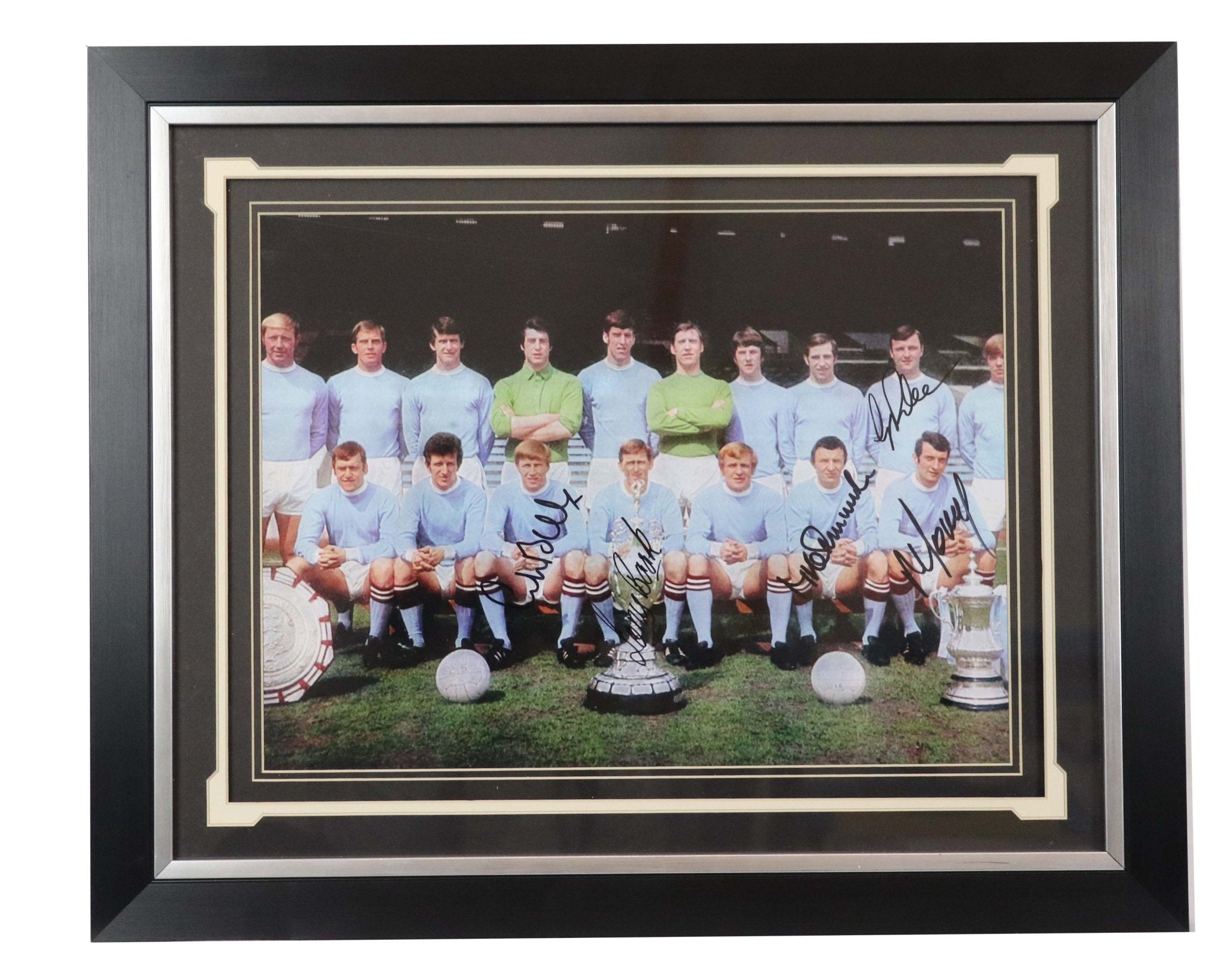 Manchester city squad 1960 Signed by 5 - Memorabilia Framers Shop